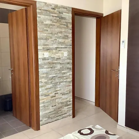 Апартаменты Nice Freshly Renovated Sea-view
