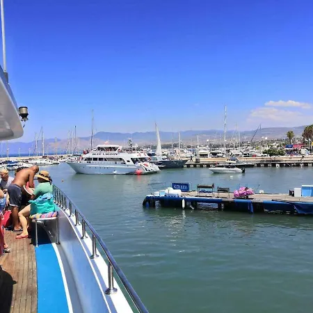 아파트 Nice Freshly Renovated Sea-view 파포스